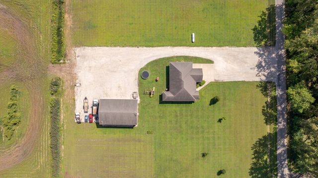 22954 McGuire Road, Wilmington, IL 60481