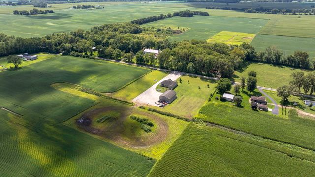 22954 McGuire Road, Wilmington, IL 60481