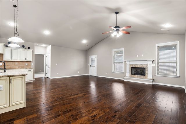 2393 N WaterWay Drive, Fayetteville, AR 72704