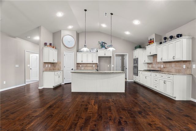 2393 N WaterWay Drive, Fayetteville, AR 72704