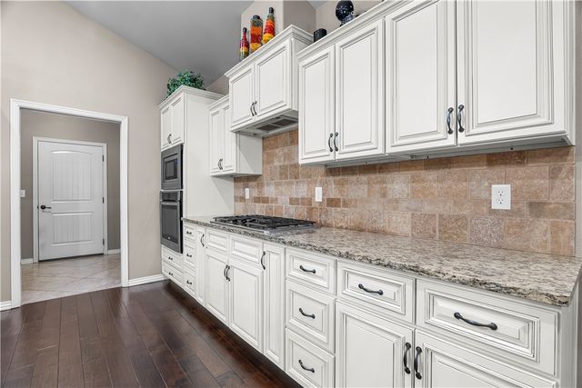 2393 N WaterWay Drive, Fayetteville, AR 72704