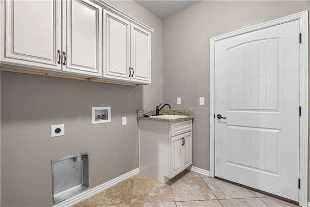 2393 N WaterWay Drive, Fayetteville, AR 72704