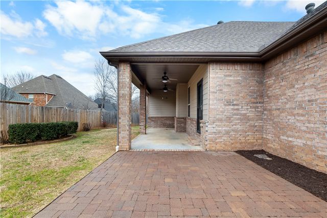 2393 N WaterWay Drive, Fayetteville, AR 72704