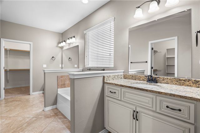 2393 N WaterWay Drive, Fayetteville, AR 72704