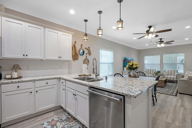 61A 9th Avenue, Shalimar, FL 32579