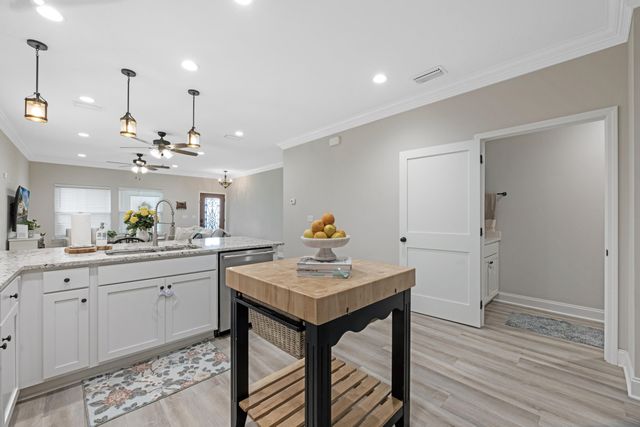 61A 9th Avenue, Shalimar, FL 32579