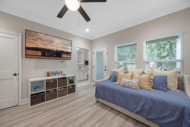 61A 9th Avenue, Shalimar, FL 32579