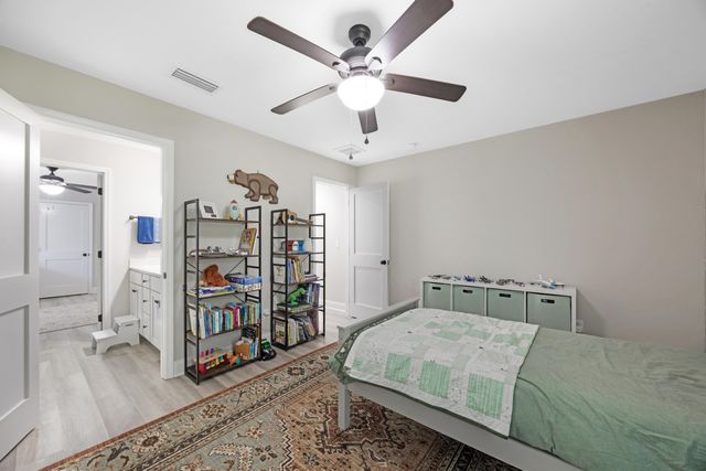 61A 9th Avenue, Shalimar, FL 32579