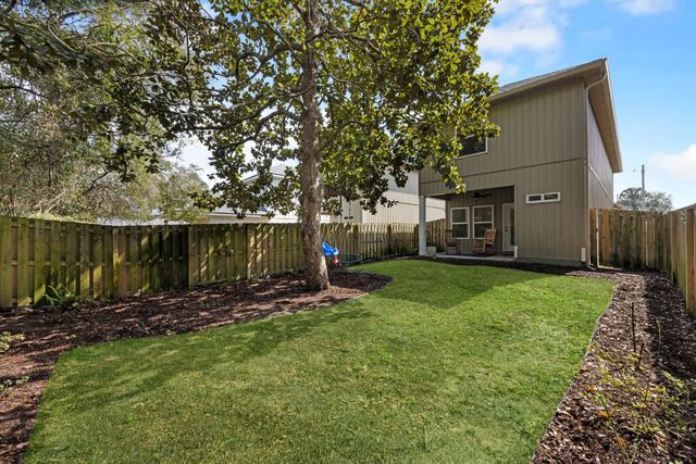 61A 9th Avenue, Shalimar, FL 32579