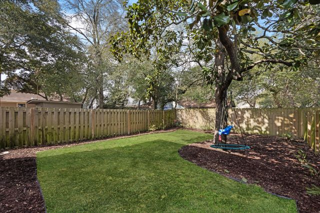 61A 9th Avenue, Shalimar, FL 32579