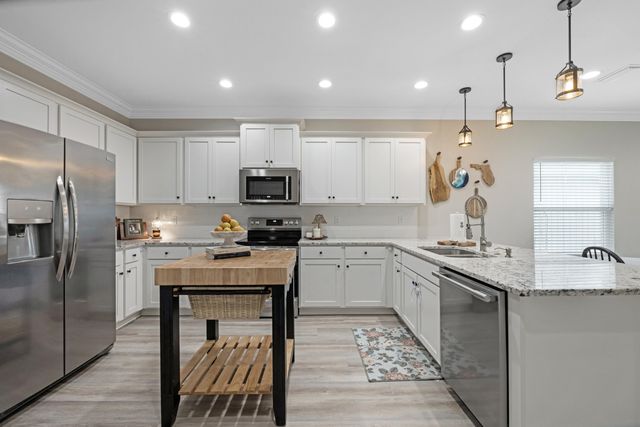 61A 9th Avenue, Shalimar, FL 32579