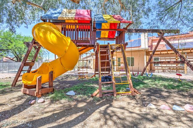 9344 N Eaglestone Loop, Tucson, AZ 85742