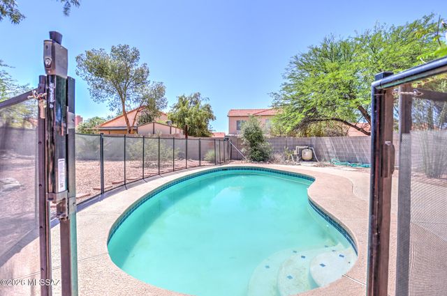9344 N Eaglestone Loop, Tucson, AZ 85742