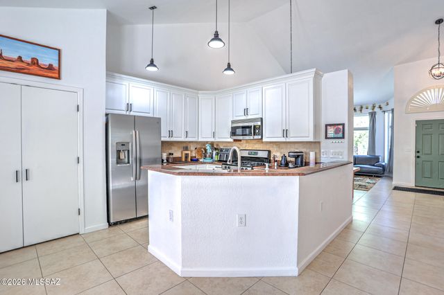 9344 N Eaglestone Loop, Tucson, AZ 85742