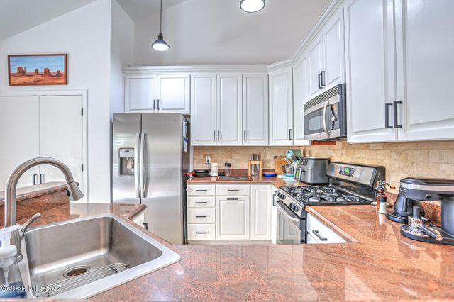 9344 N Eaglestone Loop, Tucson, AZ 85742