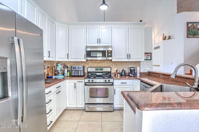 9344 N Eaglestone Loop, Tucson, AZ 85742