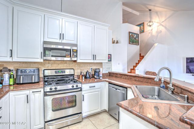 9344 N Eaglestone Loop, Tucson, AZ 85742