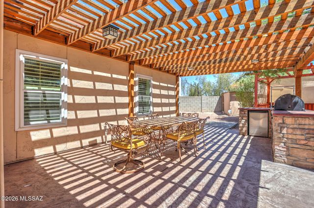 9344 N Eaglestone Loop, Tucson, AZ 85742