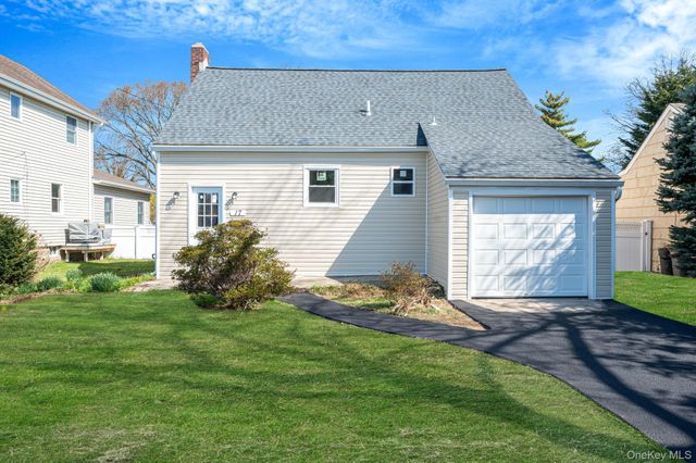 17 Riverside Street, Amityville, NY 11701