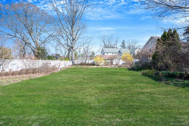 17 Riverside Street, Amityville, NY 11701