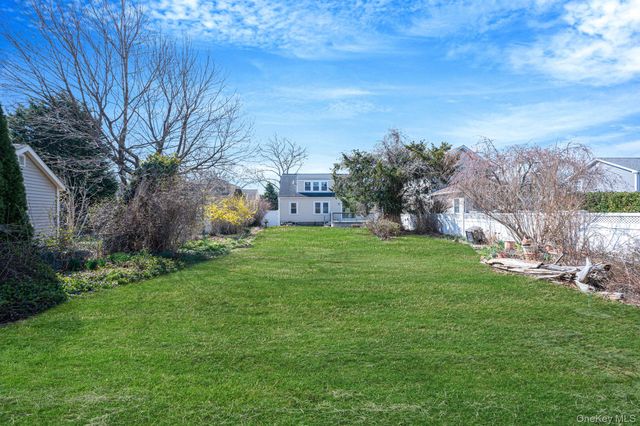 17 Riverside Street, Amityville, NY 11701