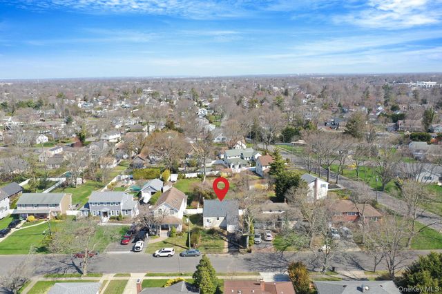 17 Riverside Street, Amityville, NY 11701