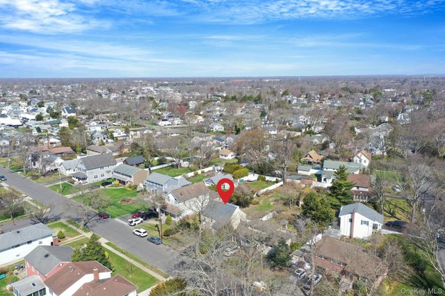 17 Riverside Street, Amityville, NY 11701