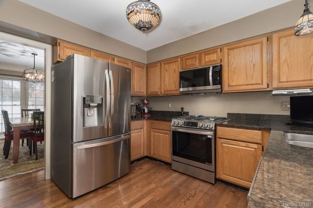 2401 Westwood Drive, Rochester Hills, MI 48306