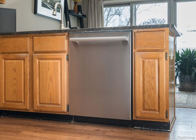 2401 Westwood Drive, Rochester Hills, MI 48306