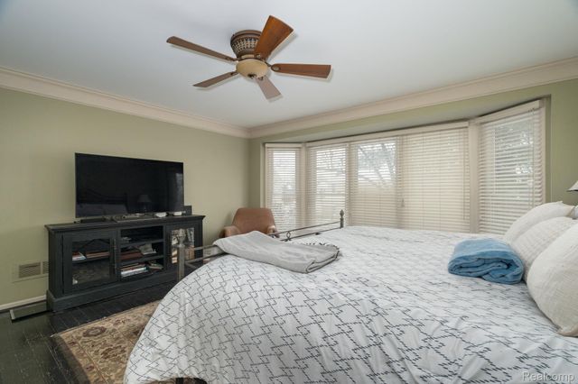 2401 Westwood Drive, Rochester Hills, MI 48306