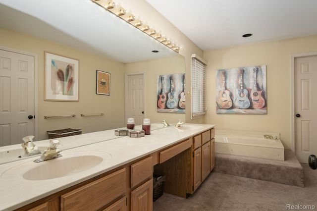 2401 Westwood Drive, Rochester Hills, MI 48306