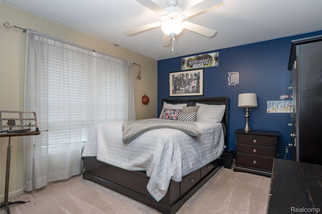 2401 Westwood Drive, Rochester Hills, MI 48306