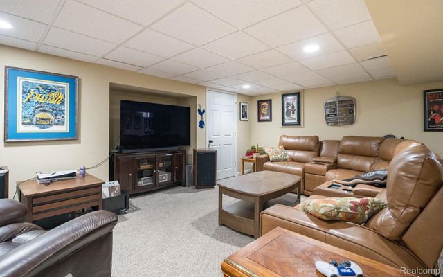 2401 Westwood Drive, Rochester Hills, MI 48306