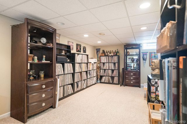 2401 Westwood Drive, Rochester Hills, MI 48306