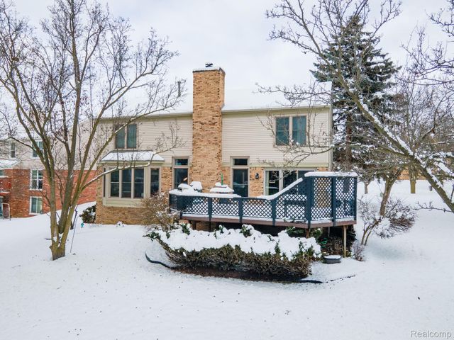 2401 Westwood Drive, Rochester Hills, MI 48306