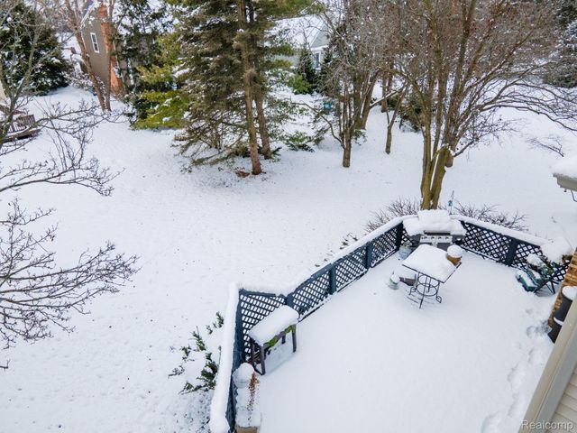 2401 Westwood Drive, Rochester Hills, MI 48306