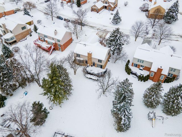 2401 Westwood Drive, Rochester Hills, MI 48306