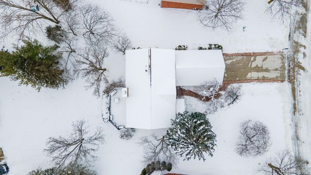 2401 Westwood Drive, Rochester Hills, MI 48306