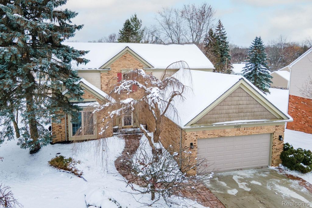 2401 Westwood Drive, Rochester Hills, MI 48306