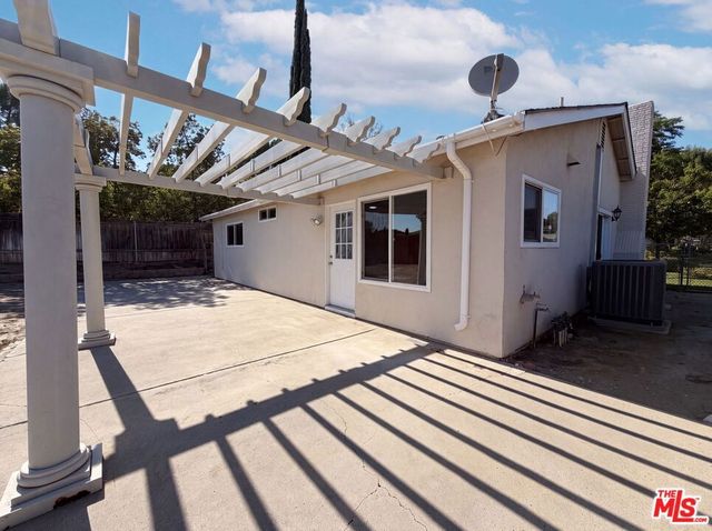 14602 Rosecourt Drive, Santa Clarita, CA 91387