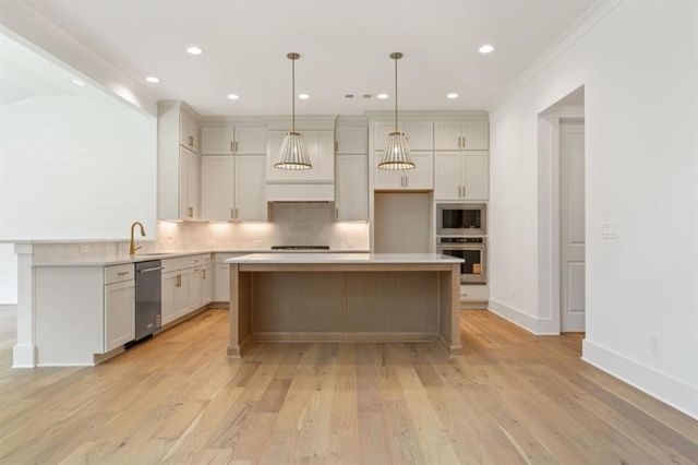 9155 Greenway Court, Gainesville, GA 30506