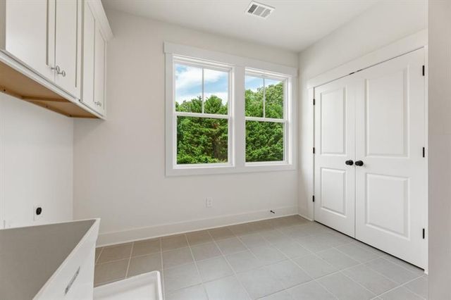 9155 Greenway Court, Gainesville, GA 30506