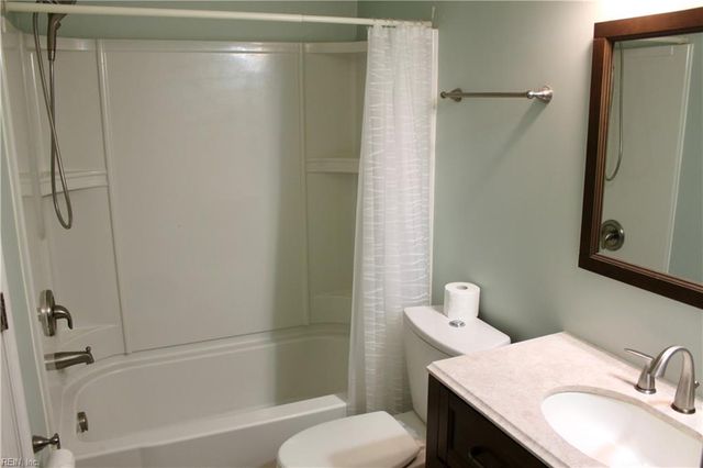 1076 Old Clubhouse RD, Virginia Beach, VA 23453