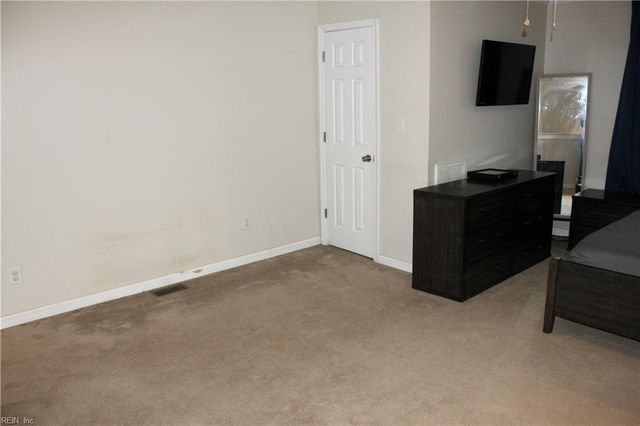 1076 Old Clubhouse RD, Virginia Beach, VA 23453