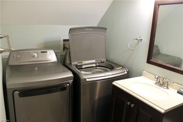 1076 Old Clubhouse RD, Virginia Beach, VA 23453