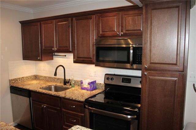 1076 Old Clubhouse RD, Virginia Beach, VA 23453