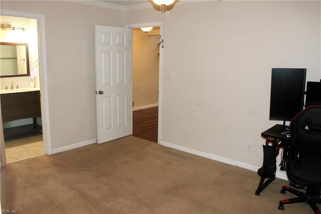 1076 Old Clubhouse RD, Virginia Beach, VA 23453