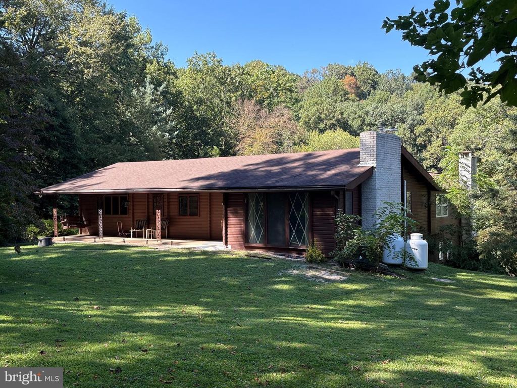 1131 PENNSY RD, Pequea, PA 17565
