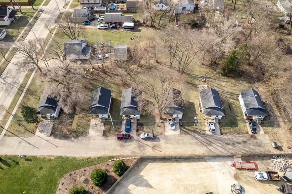 826-850 Sharpes Court, Beloit, WI 53511