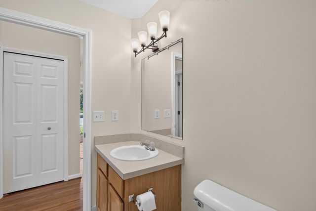 7944 Thornhill Drive, Ypsilanti, MI 48197